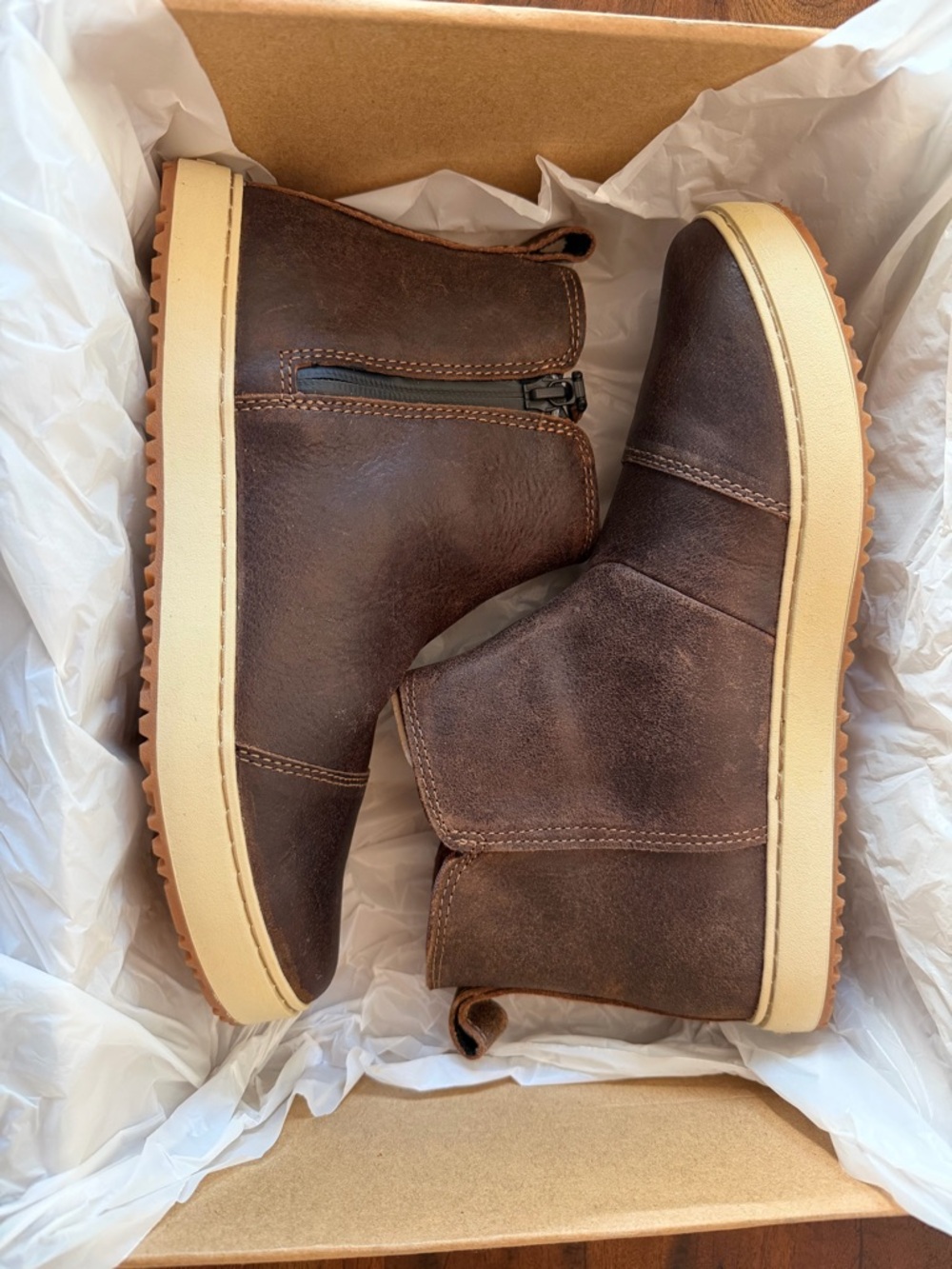 L.L. Bean Women's
Mountainside Brown Leather Ankle Boots Ankle Zip Size 9.5